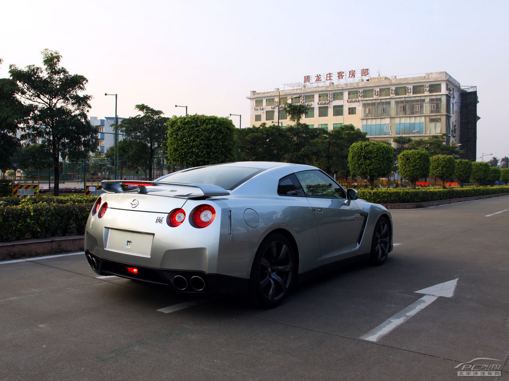 日產(chǎn)GT-R外觀高清大圖