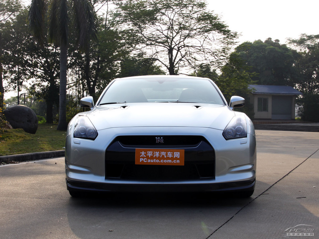 日產(chǎn)GT-R外觀高清大圖