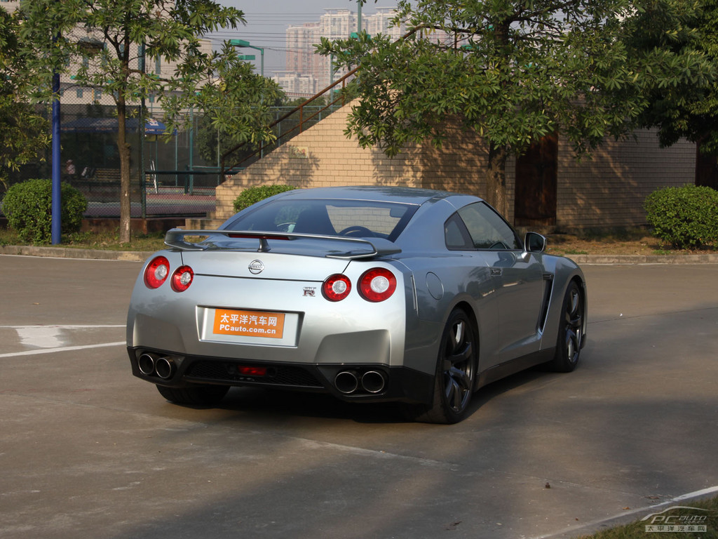 日產(chǎn)GT-R外觀高清大圖