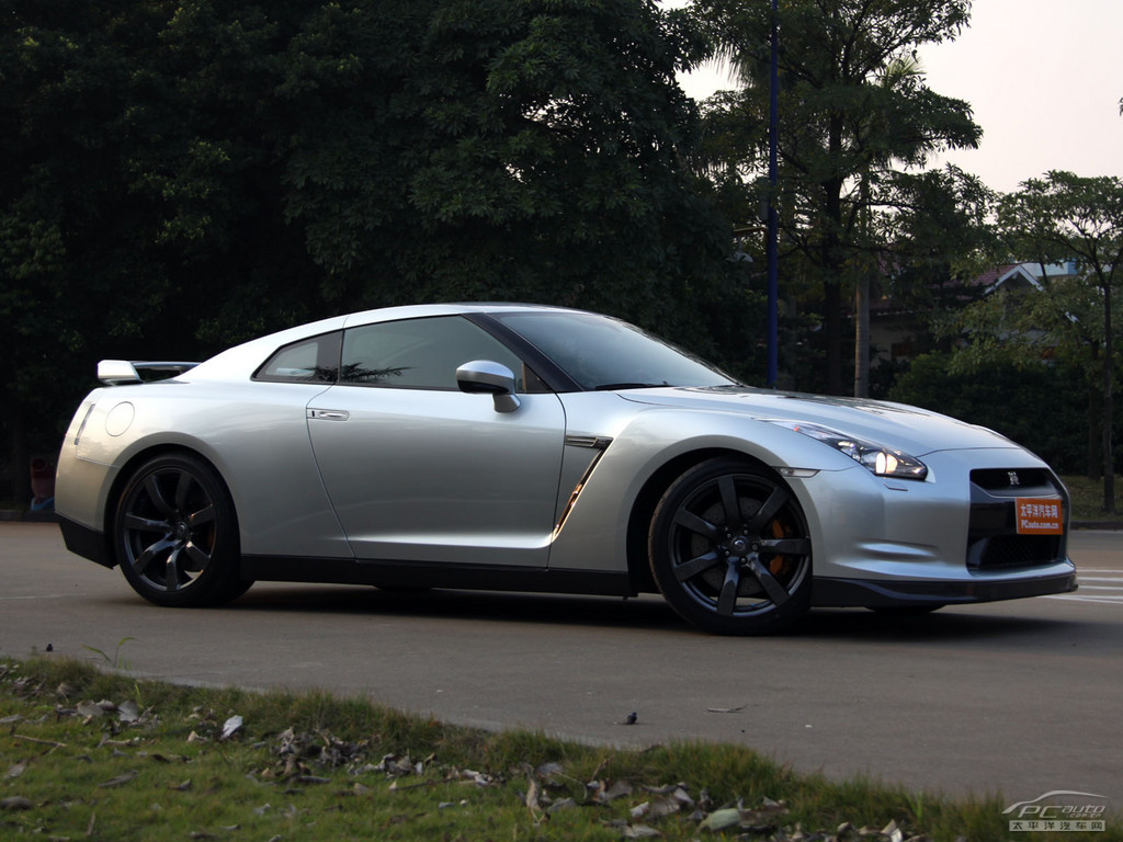 日產(chǎn)GT-R外觀高清大圖