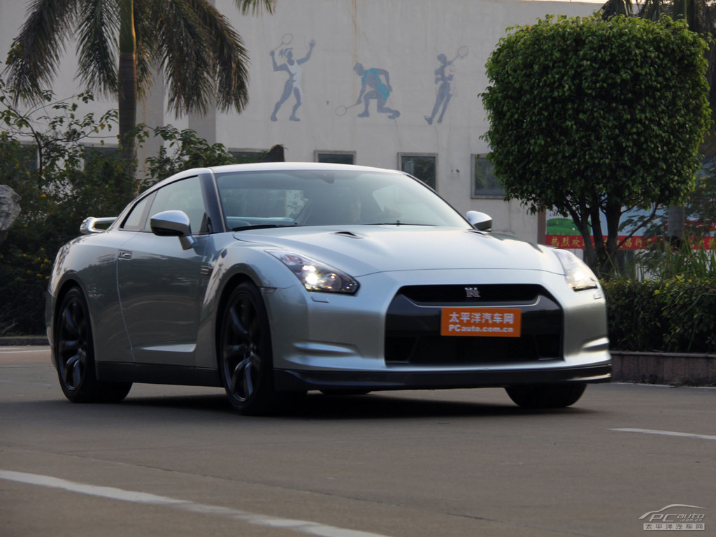 日產(chǎn)GT-R外觀高清大圖