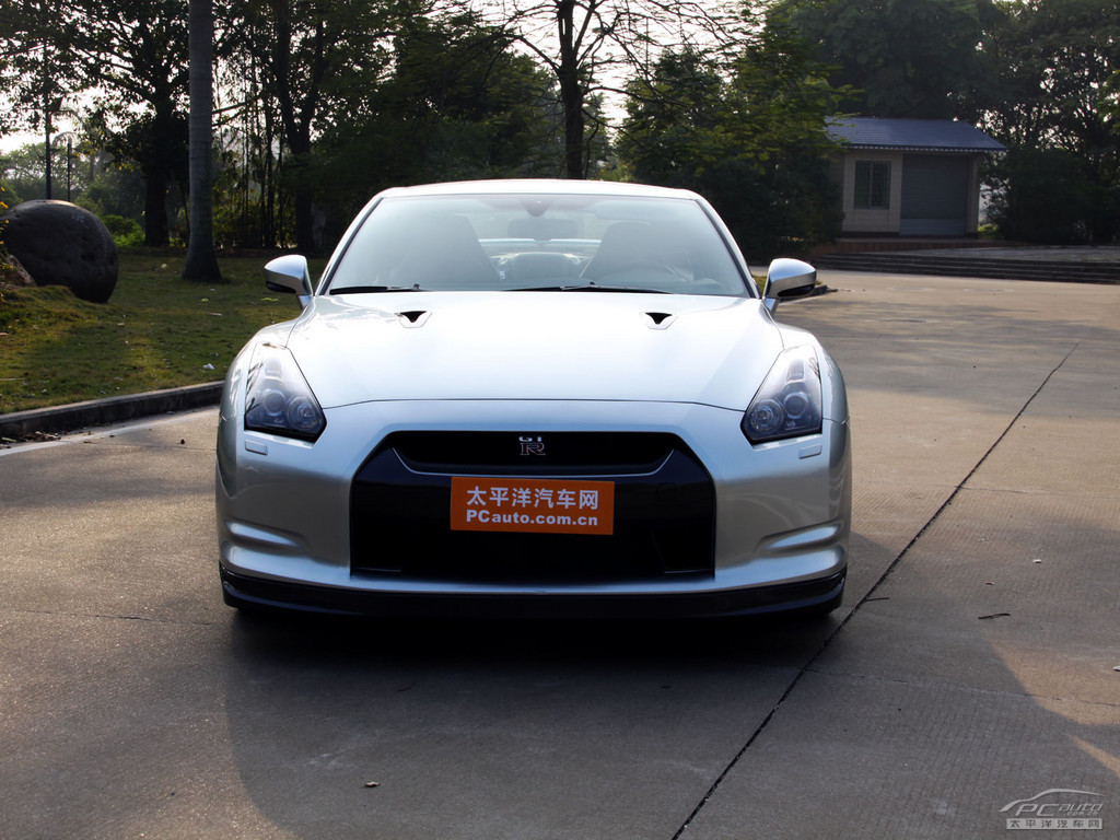 日產(chǎn)GT-R外觀高清大圖