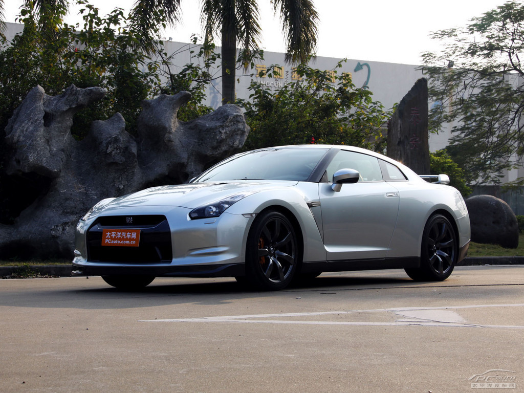 日產(chǎn)GT-R外觀高清大圖
