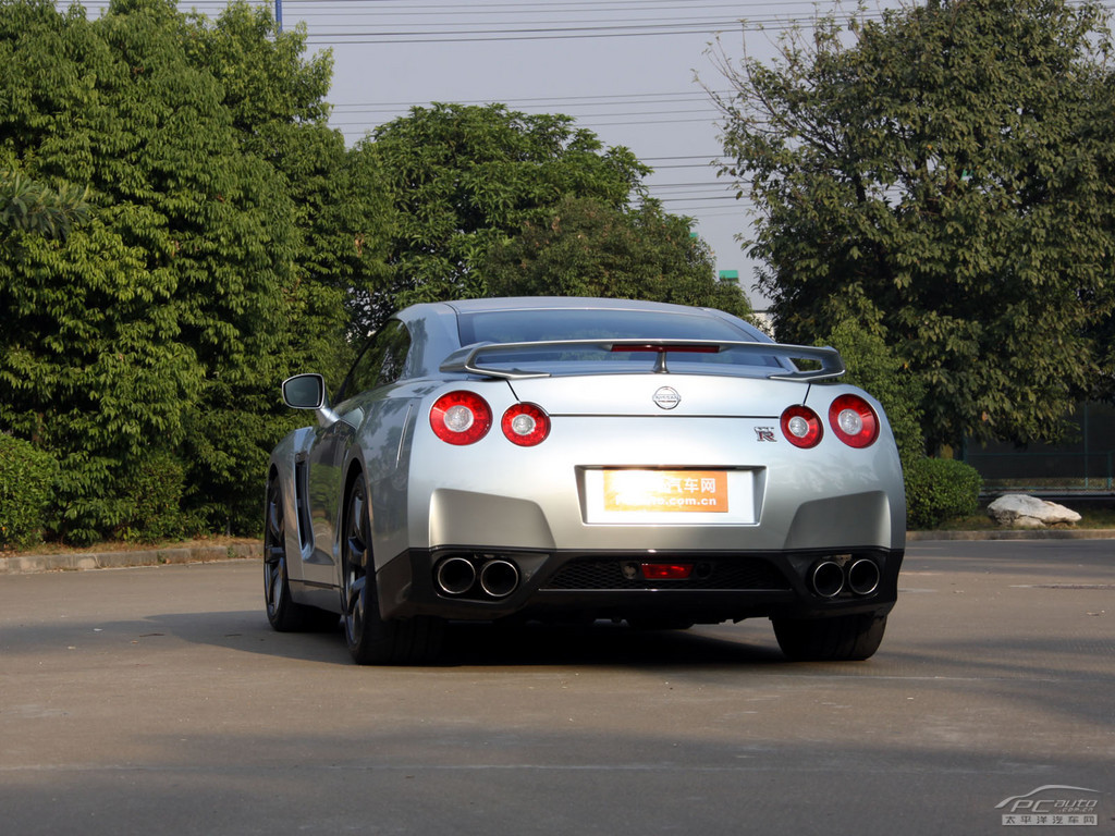 日產(chǎn)GT-R外觀高清大圖