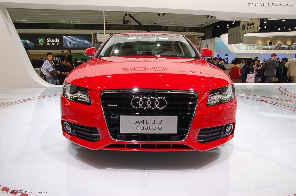 奧迪A4L車展高清大圖