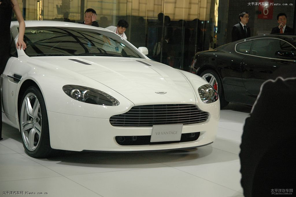 V8 VantageDƬ
