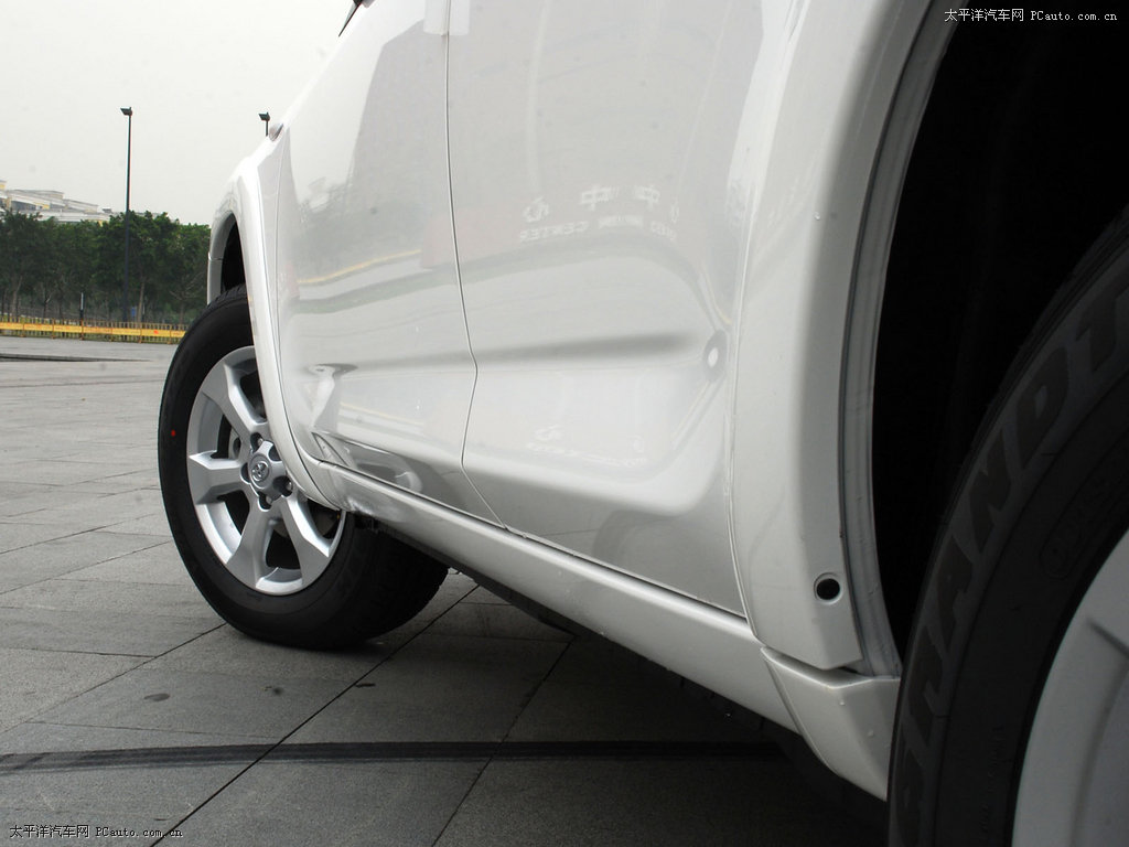 RAV4榮放外觀高清大圖