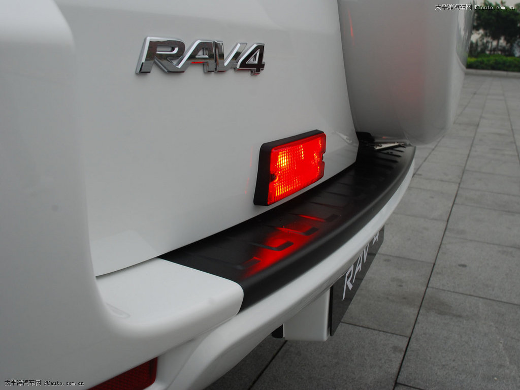 RAV4榮放外觀高清大圖