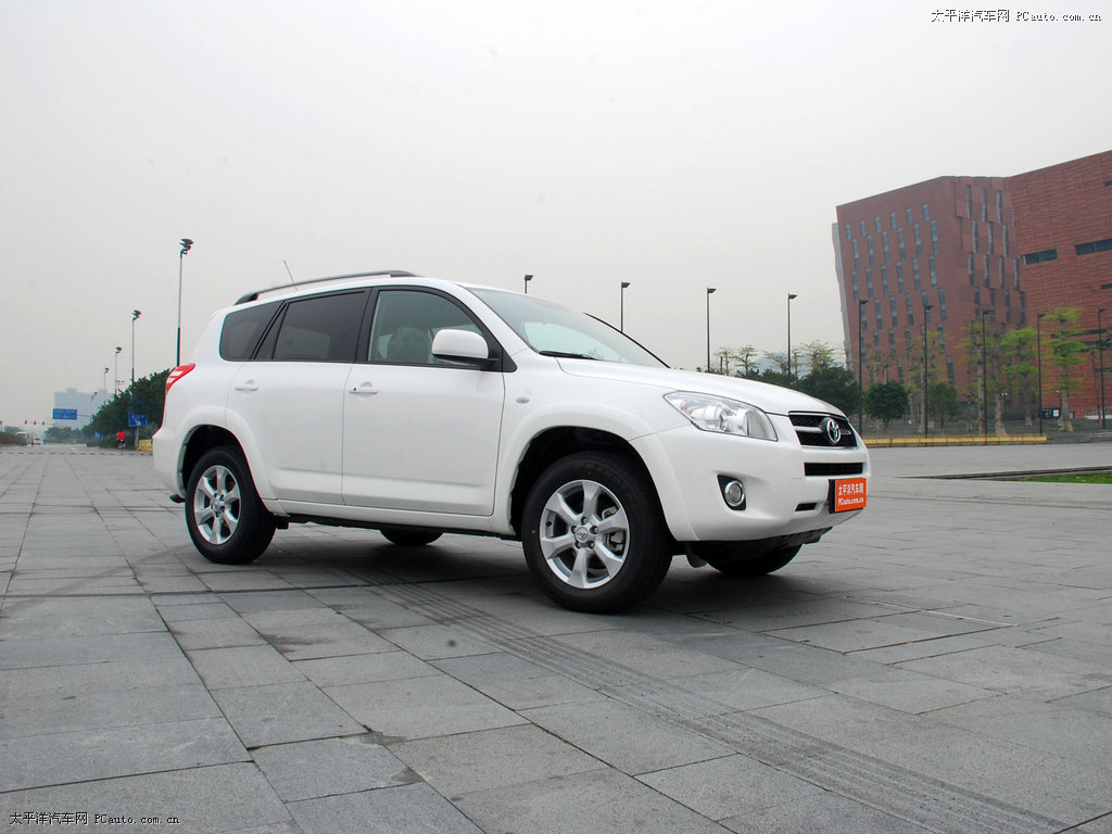 RAV4榮放外觀高清大圖