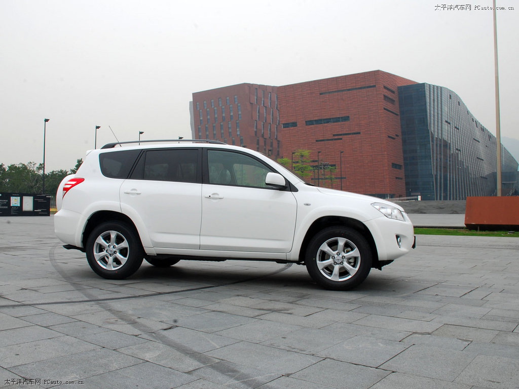 RAV4榮放外觀高清大圖