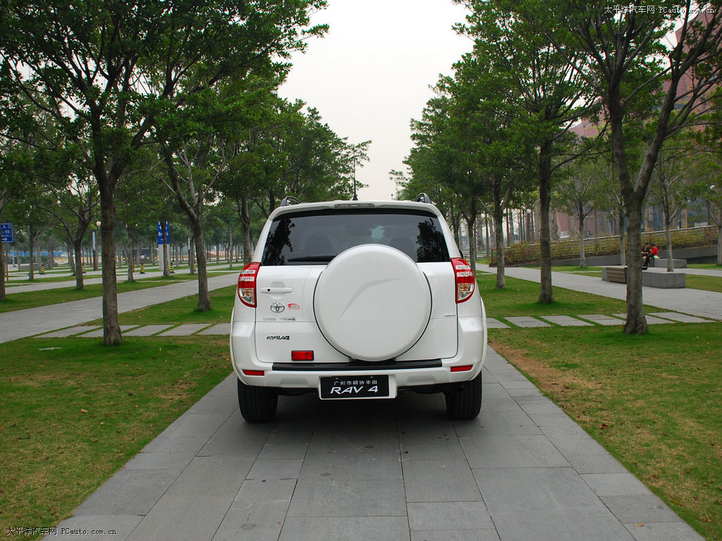 RAV4榮放外觀高清大圖