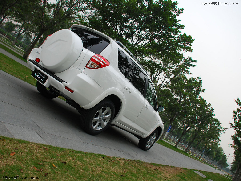 RAV4榮放外觀高清大圖