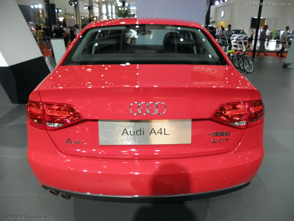 奧迪A4L車展高清大圖