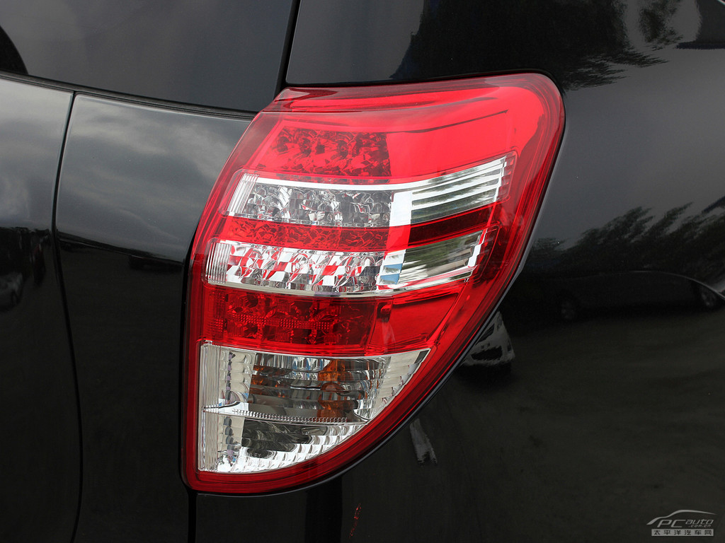 RAV4榮放外觀高清大圖