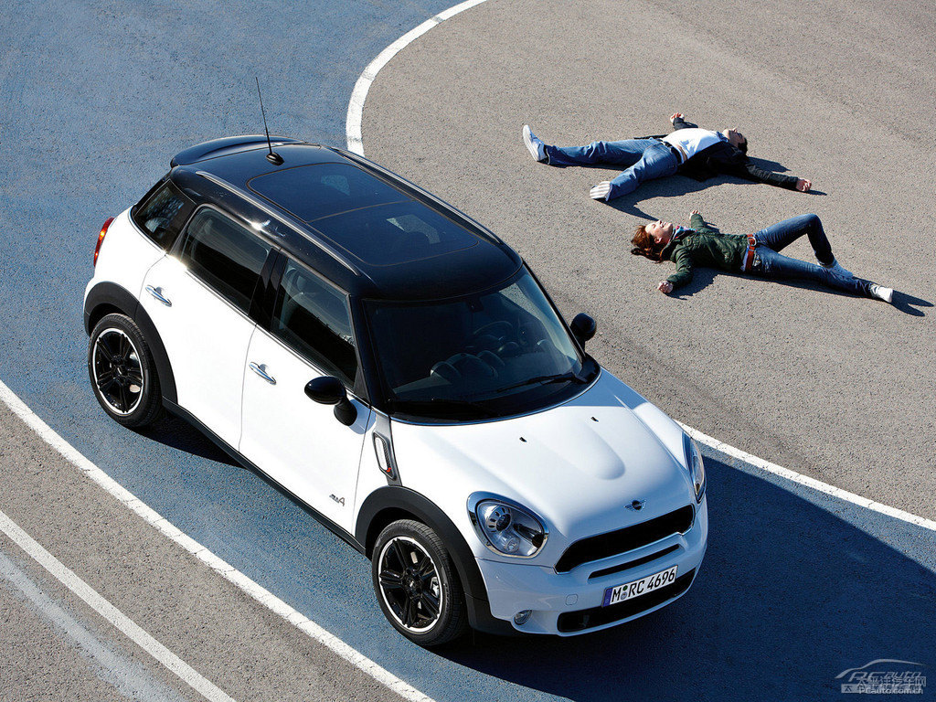 MINI COUNTRYMAN^DƬ