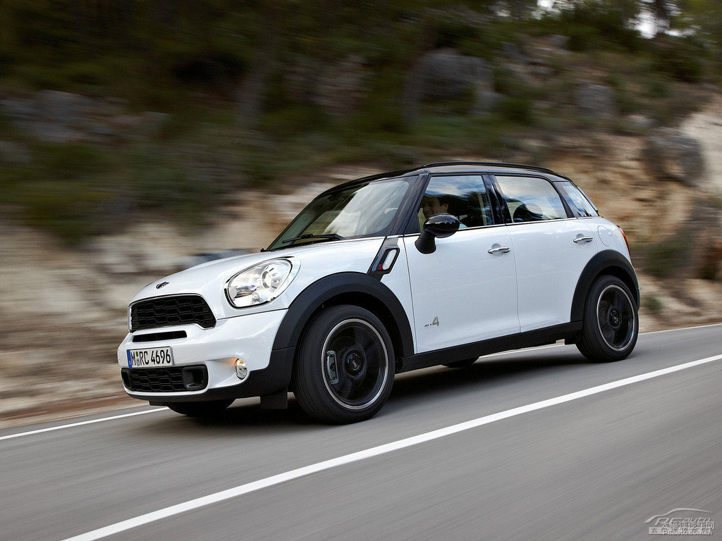 MINI COUNTRYMAN^DƬ