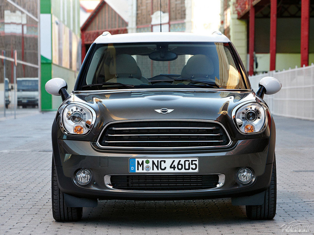 MINI COUNTRYMAN^DƬ
