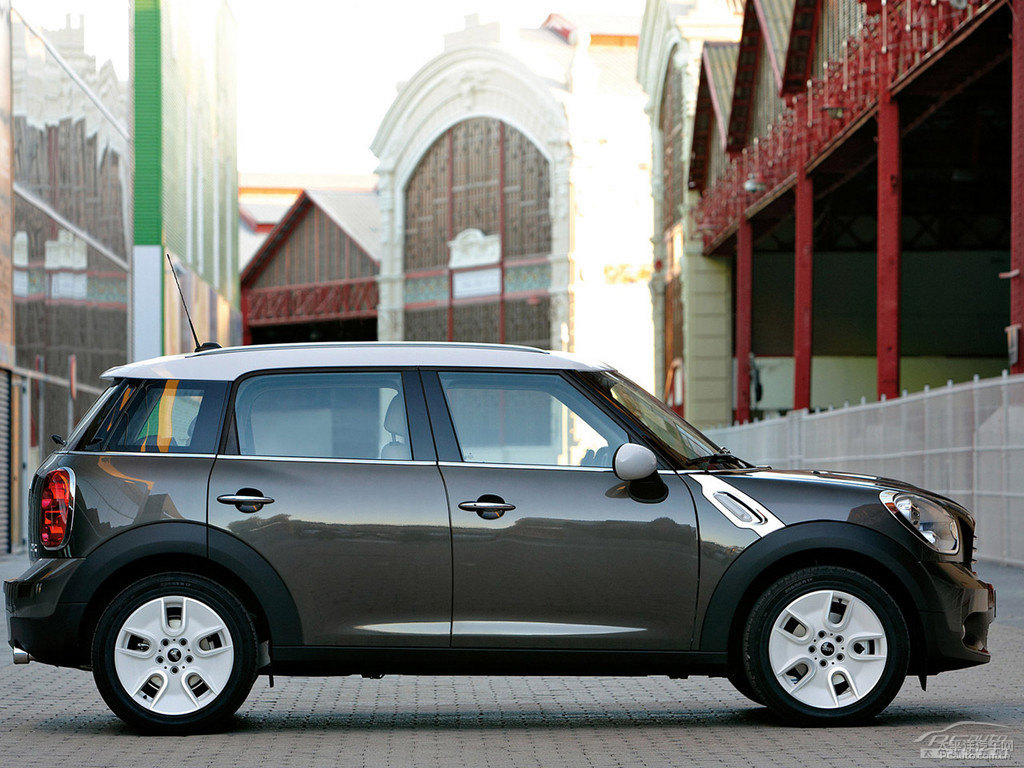 MINI COUNTRYMAN^DƬ