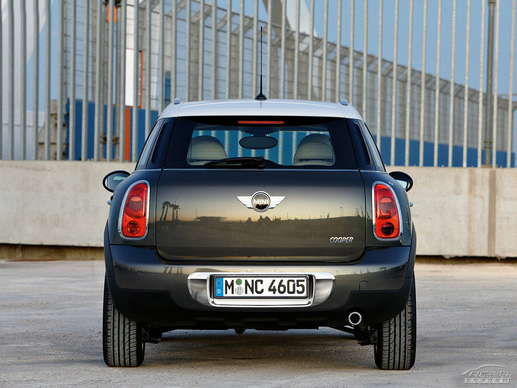 MINI COUNTRYMAN^DƬ