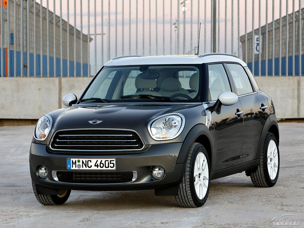 MINI COUNTRYMAN^DƬ