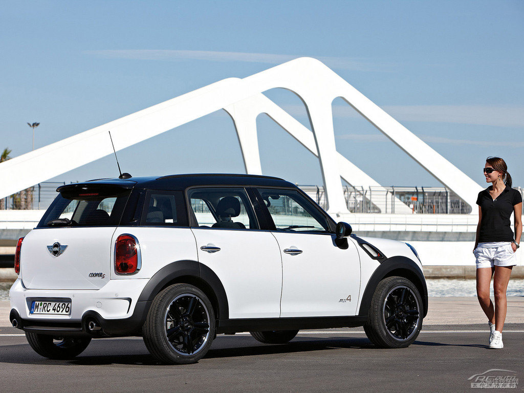 MINI COUNTRYMAN^DƬ
