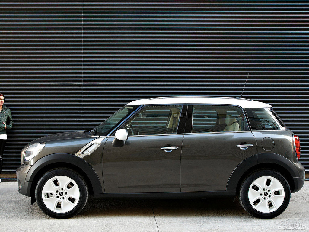 MINI COUNTRYMAN^DƬ