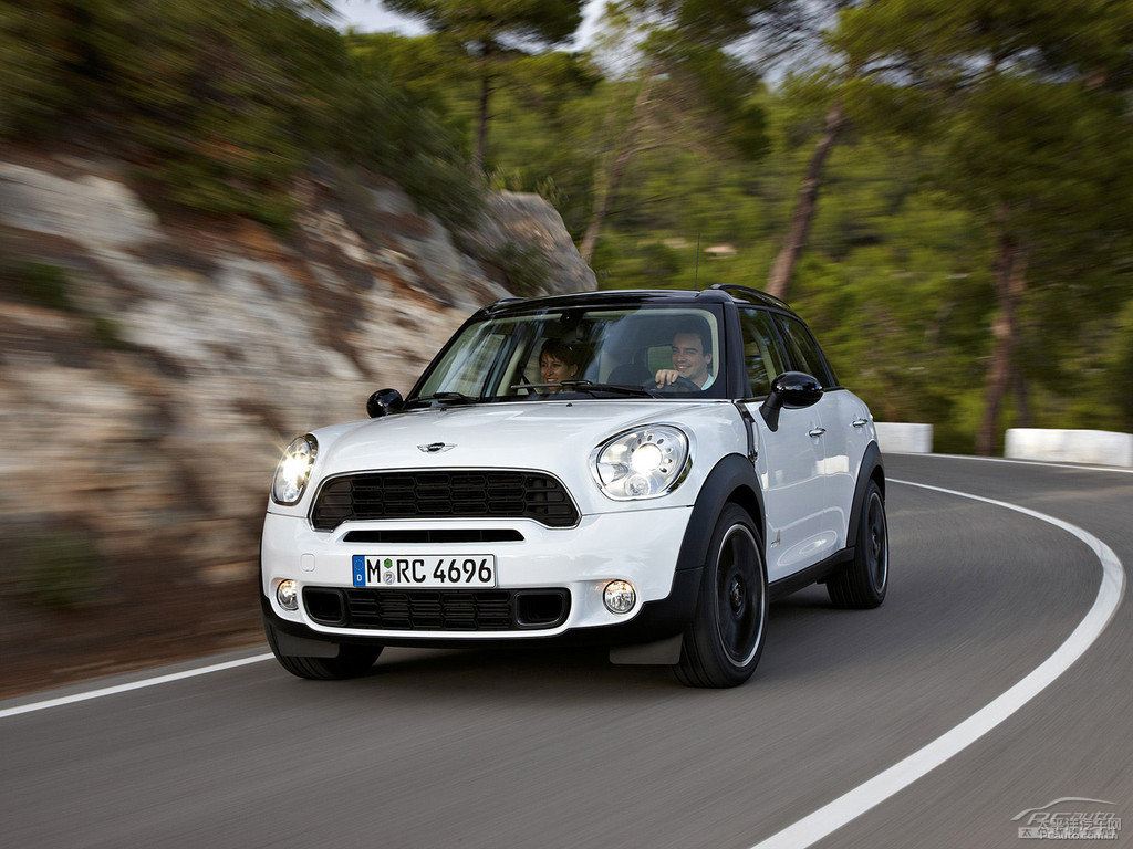 MINI COUNTRYMAN^DƬ