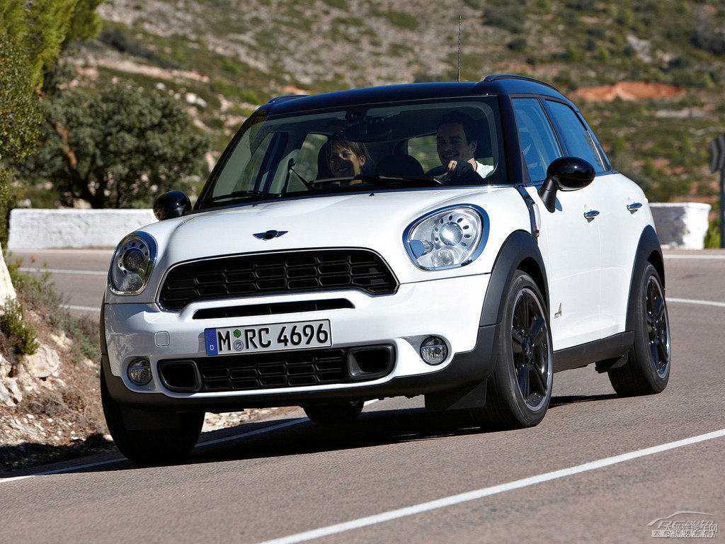 MINI COUNTRYMAN^DƬ
