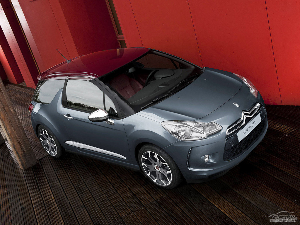DS 3^DƬ