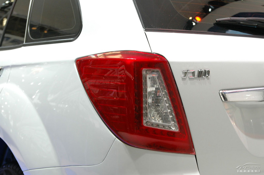 力帆X60車(chē)展高清大圖