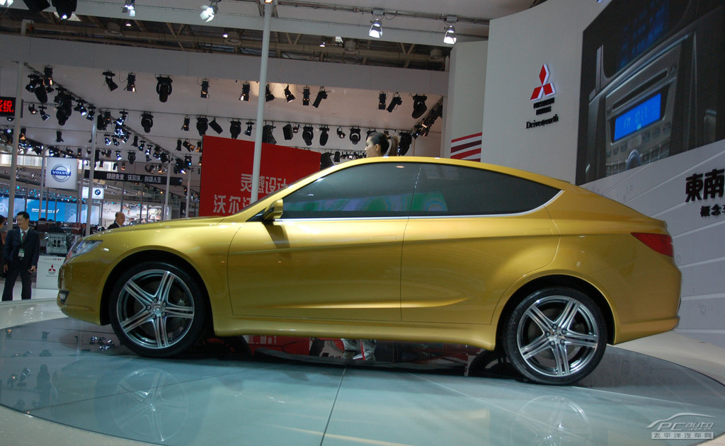 東南V4車(chē)展高清大圖