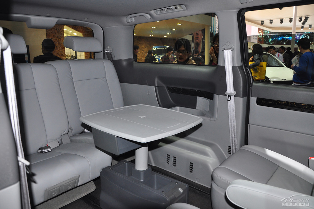 威麟V8車展高清大圖