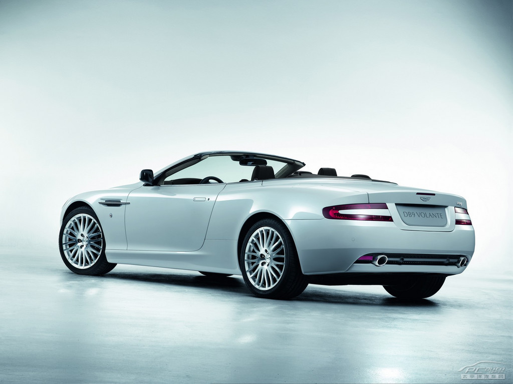 DB9外觀高清大圖