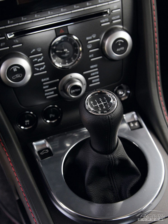 V8 Vantage(ni)DƬ