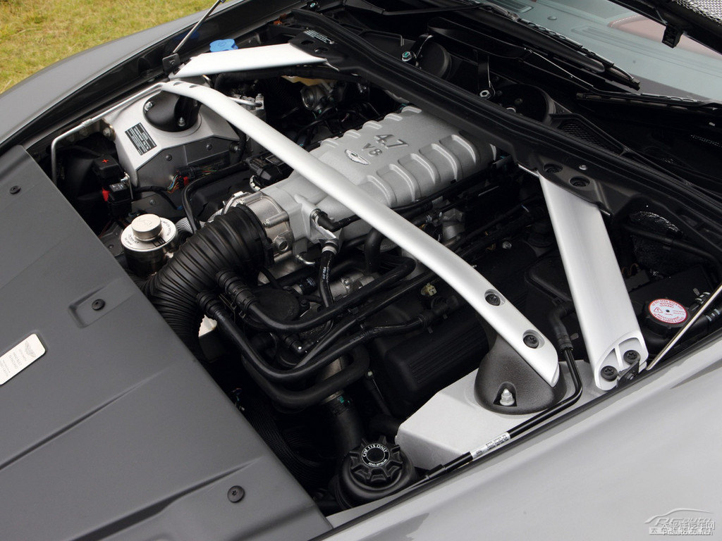 V8 Vantage(ji)DƬ