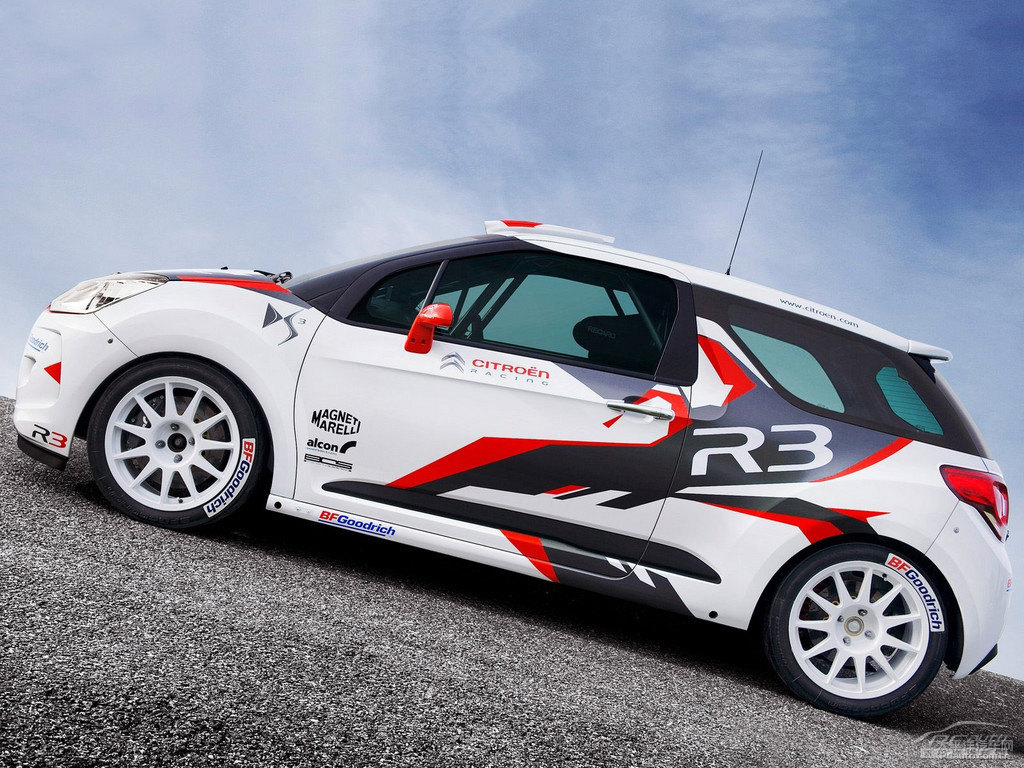 DS 3^DƬ