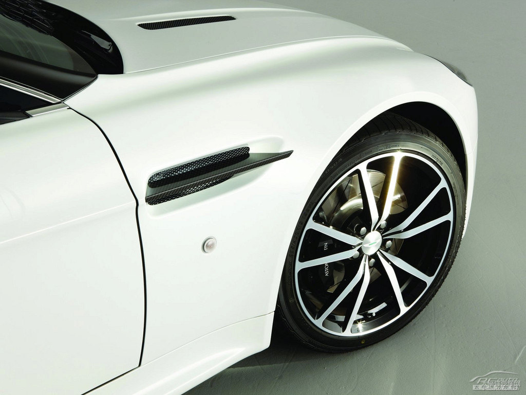 V8 Vantage^DƬ