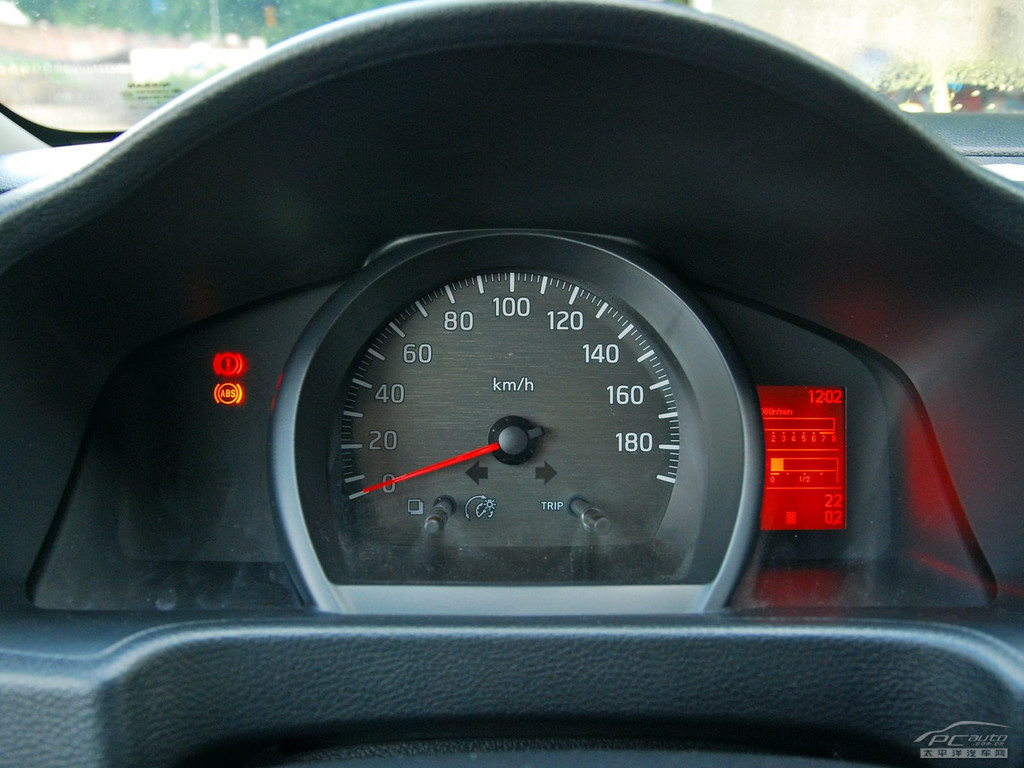 日產(chǎn)NV200內(nèi)飾高清大圖