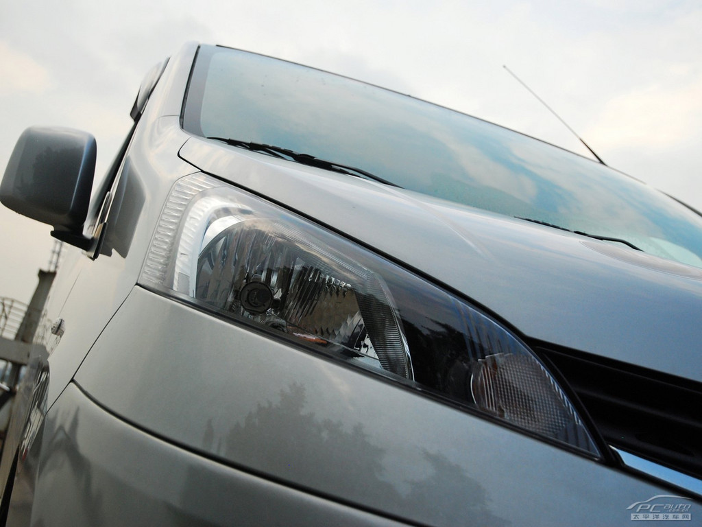 日產(chǎn)NV200外觀高清大圖