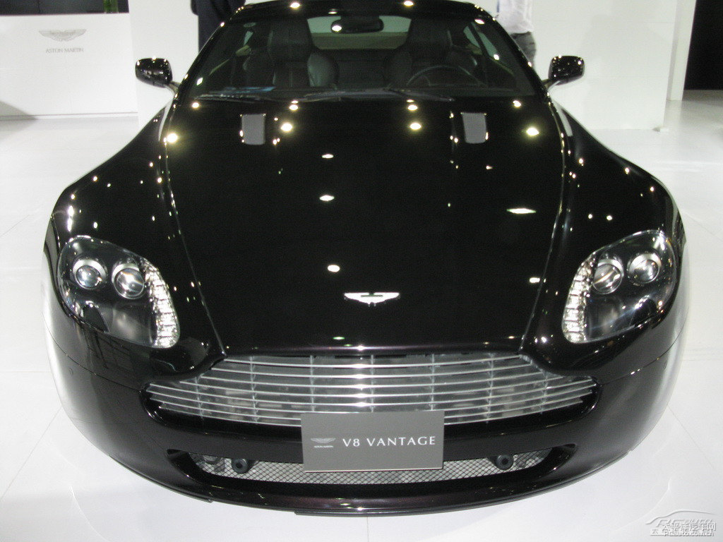 V8 VantageDƬ