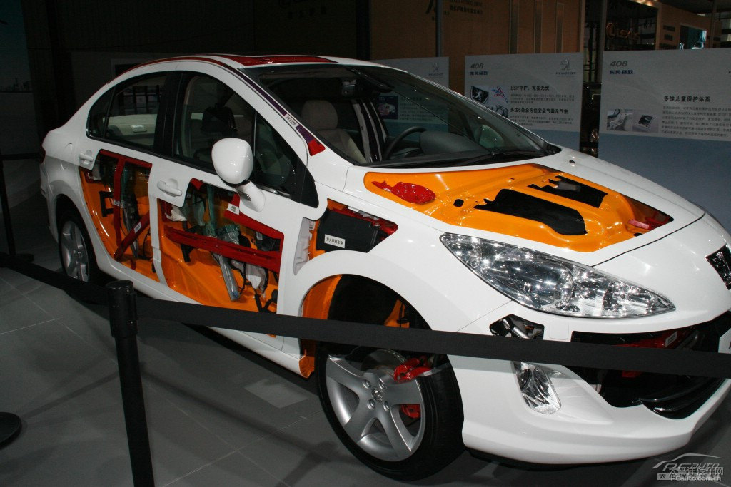 標(biāo)致408圖片