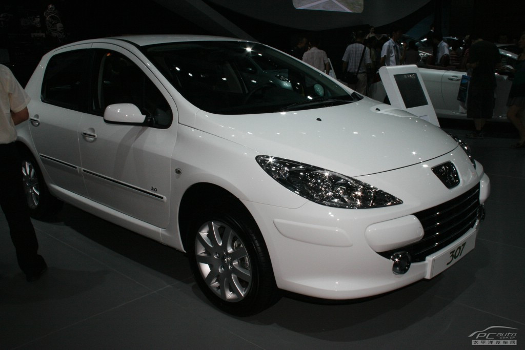 標(biāo)致307車展高清大圖