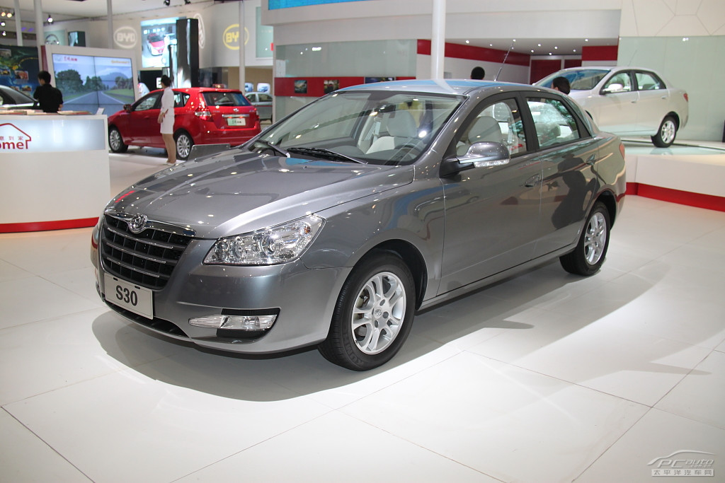 東風(fēng)風(fēng)神S30車展高清大圖