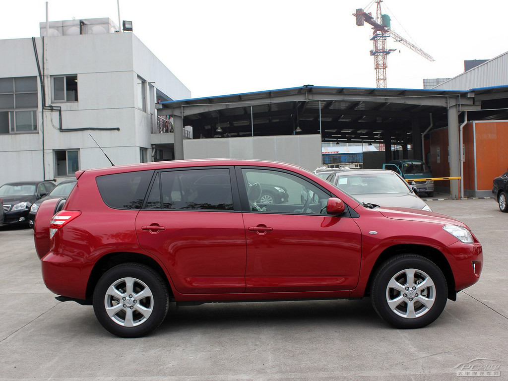 RAV4榮放外觀高清大圖