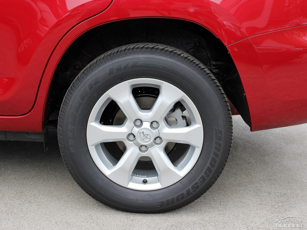 RAV4榮放外觀高清大圖