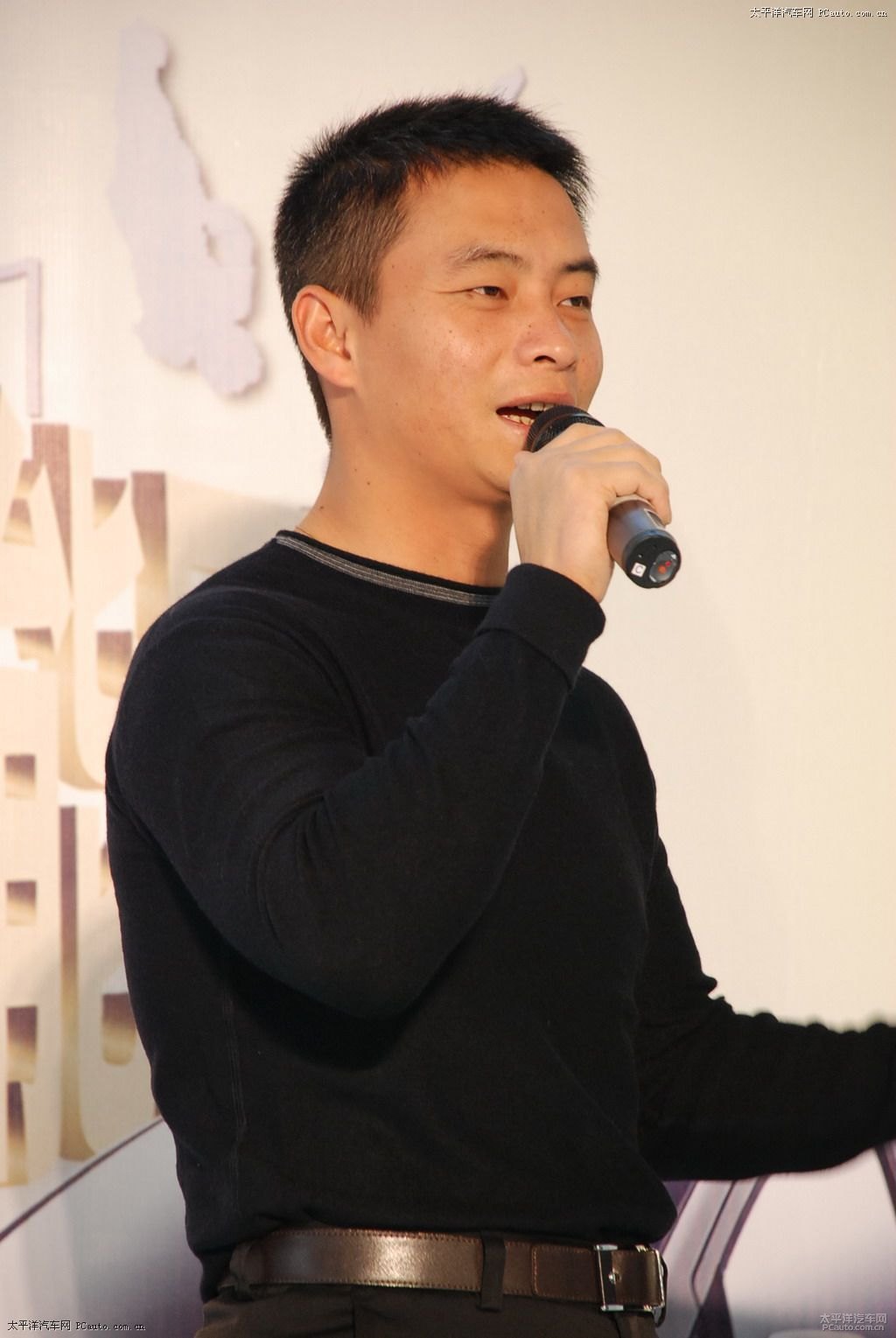 DƬ