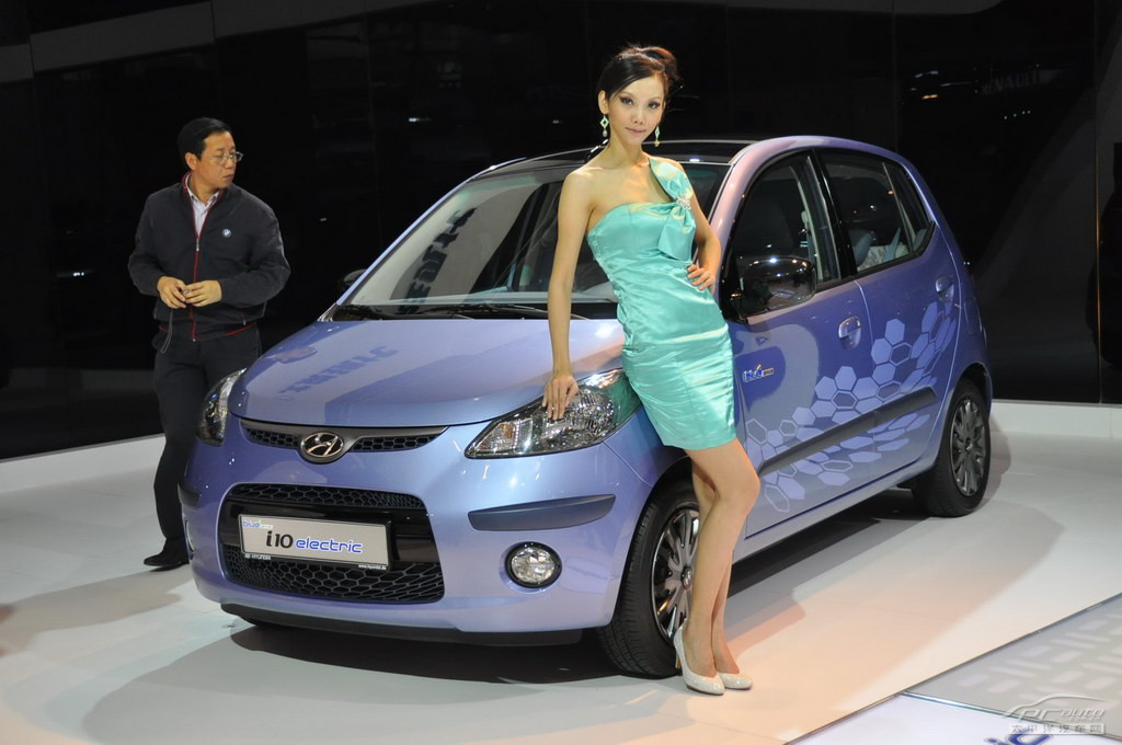 現(xiàn)代i10車展高清大圖