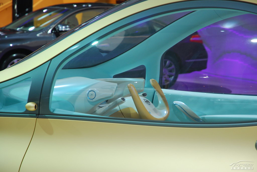 日產(chǎn)Nuvu車展高清大圖