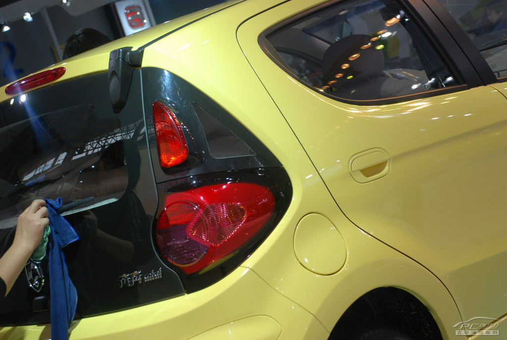 奔奔Mini車展高清大圖