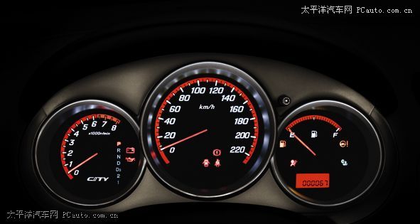思迪內(nèi)飾高清大圖